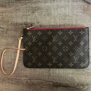 NEVER USED: Louis Vuitton Neverfull MM GM Pochette